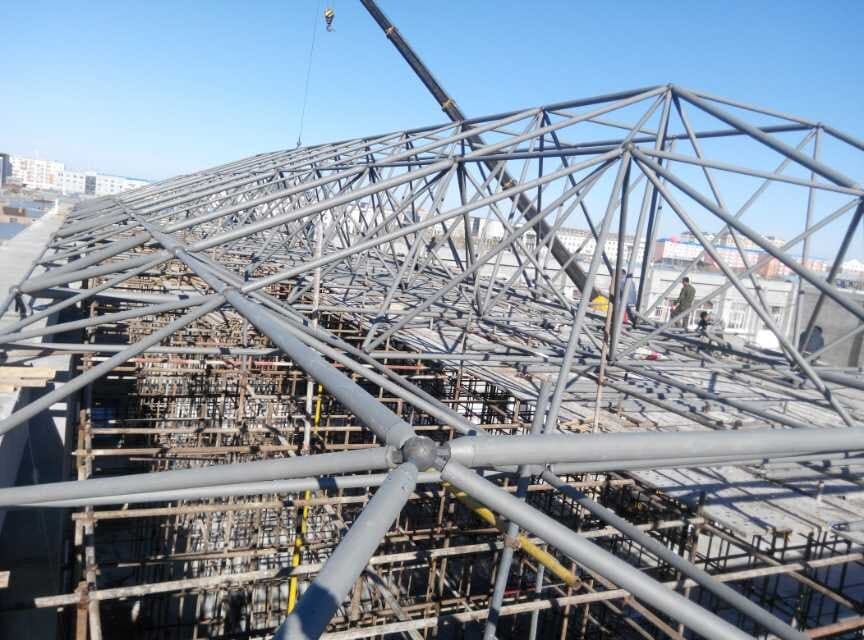 柳州商贸城屋顶网架工程