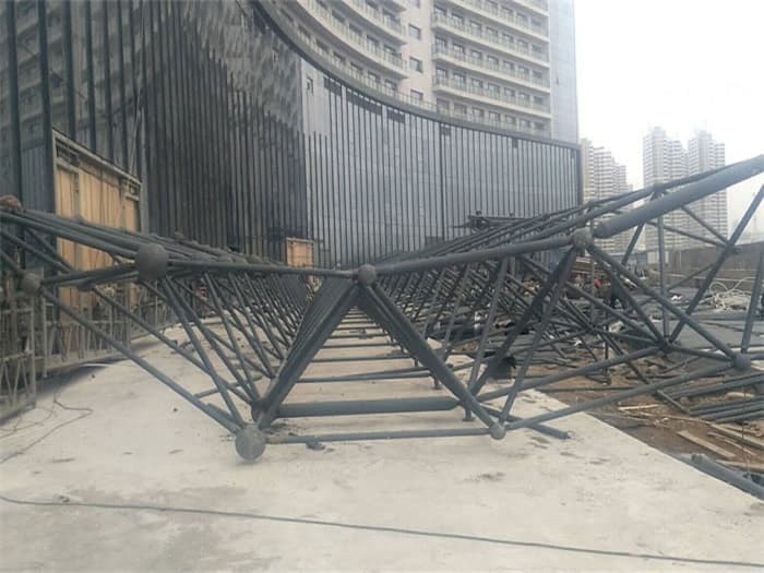 柳州万豪酒店雨棚网架